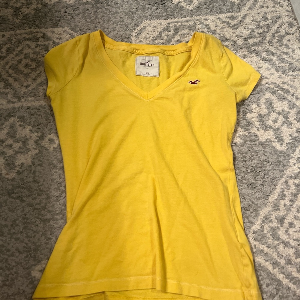 Yellow vintage hollister top(little stain but not really noticeable)